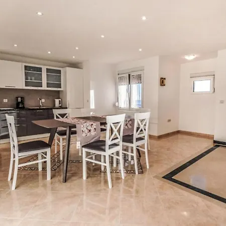 Apartman Charlie By Interhome